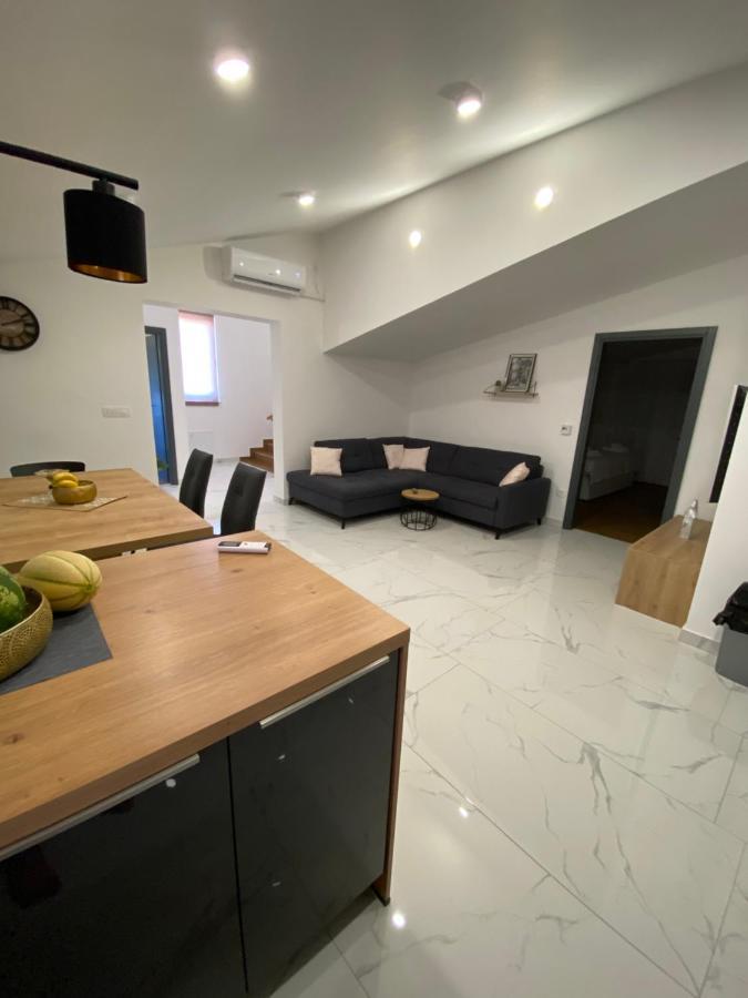 Holiday Home “Marko” With Heated Pool! นิน ภายนอก รูปภาพ